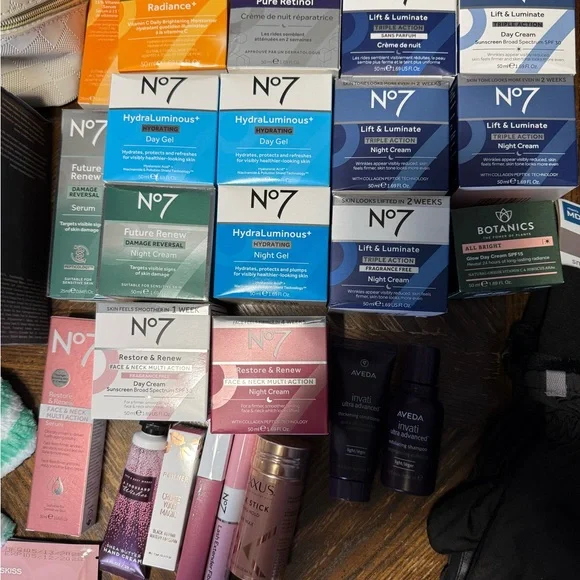 Assorted Beauty and Skincare Collection - Picture 3 of 10